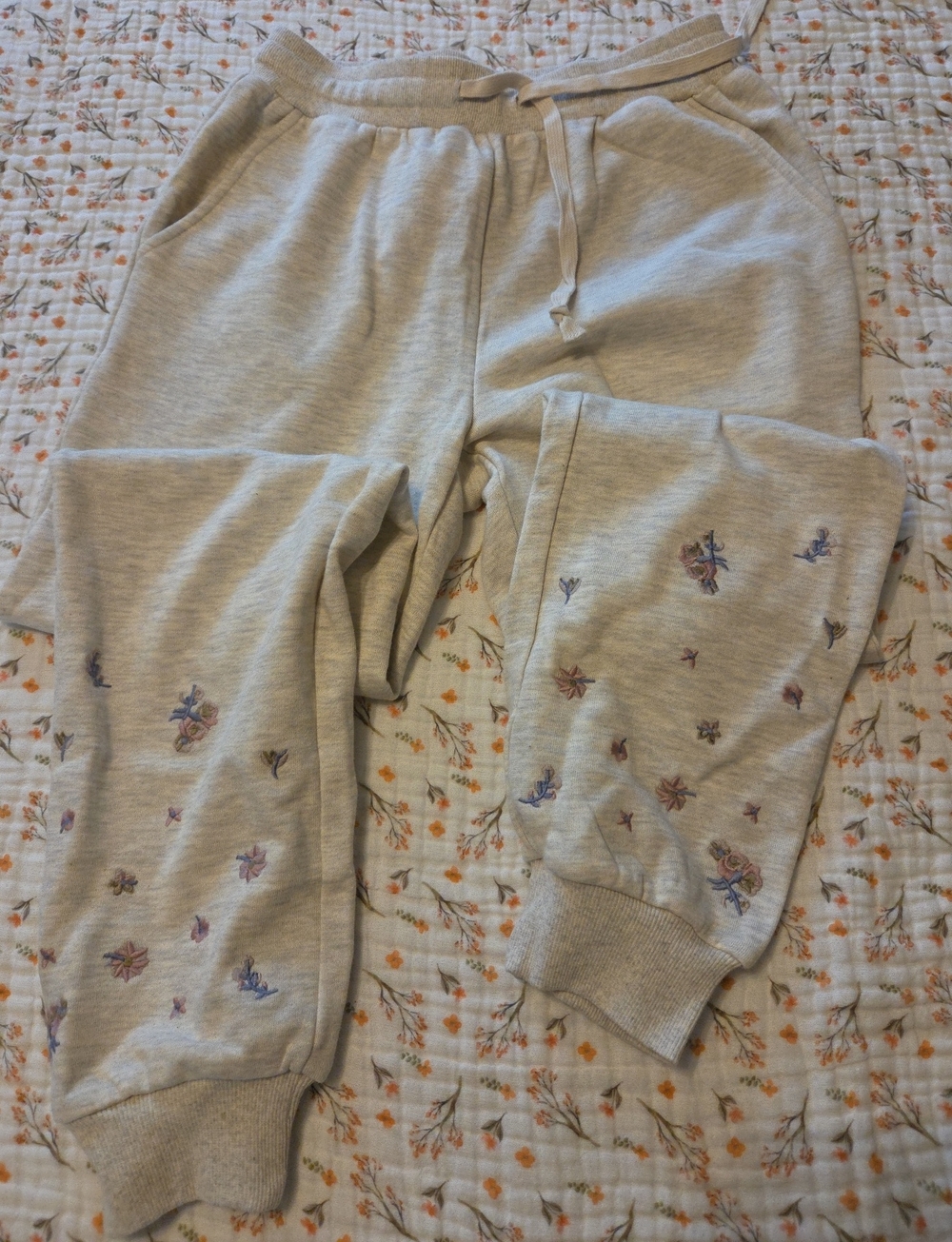 Hem & Thread Heather Gray Floral Embroidered Joggers